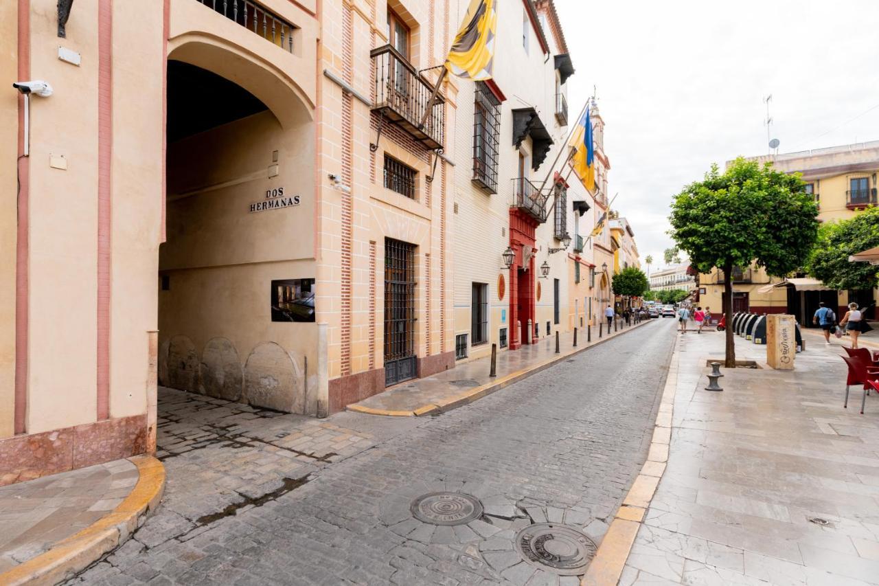 Bonito Callejon En La Juderia By Thegoodtourist Sevilla Dış mekan fotoğraf